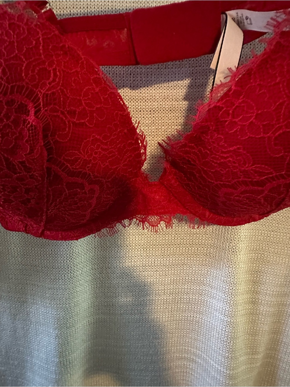Victoria's Secret Red Lace Push-Up Bra Set - Picture 3 of 4